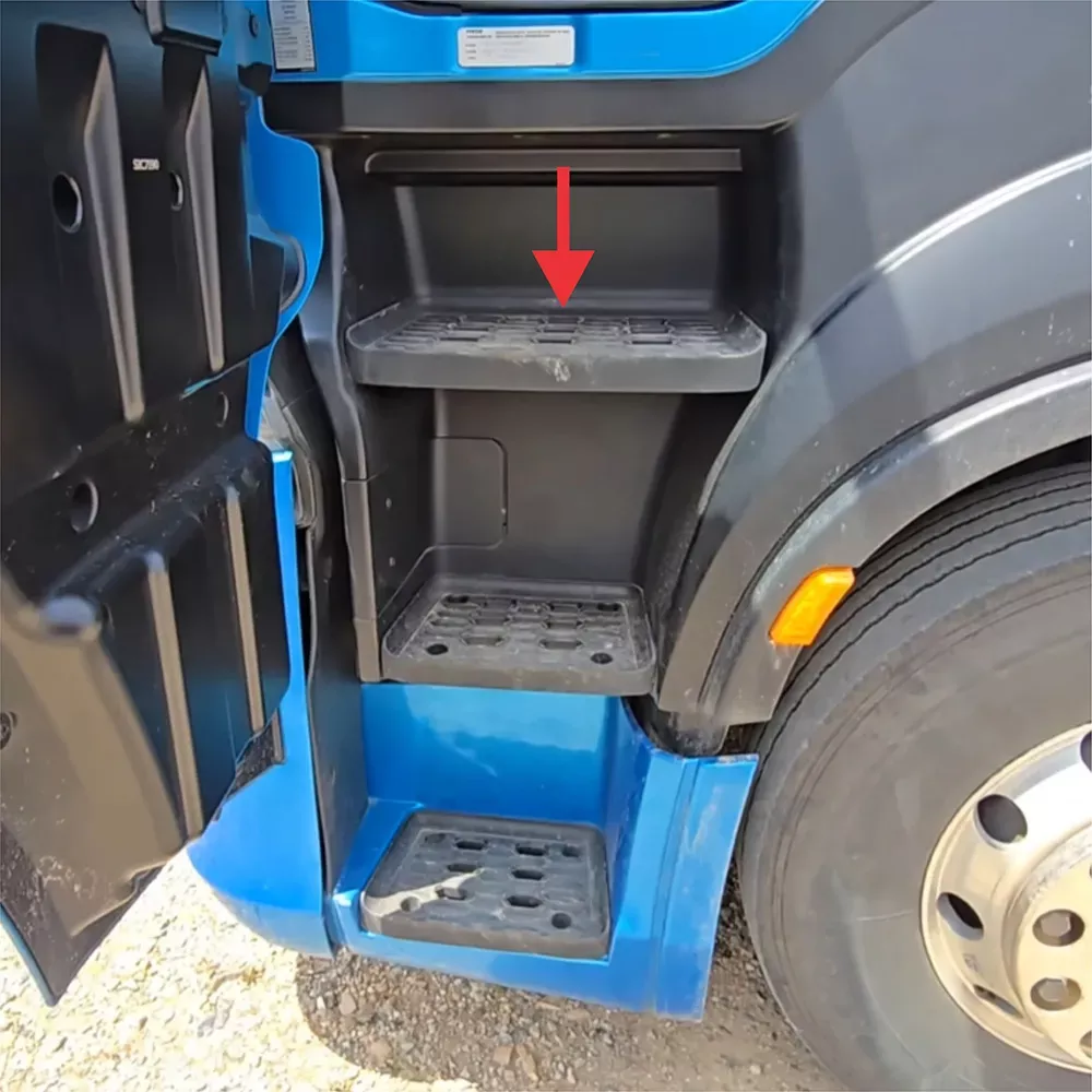 pisante_superior_do_paralama_estribo_iveco_s_way_2_20251008132656_ada044e4a002.webp